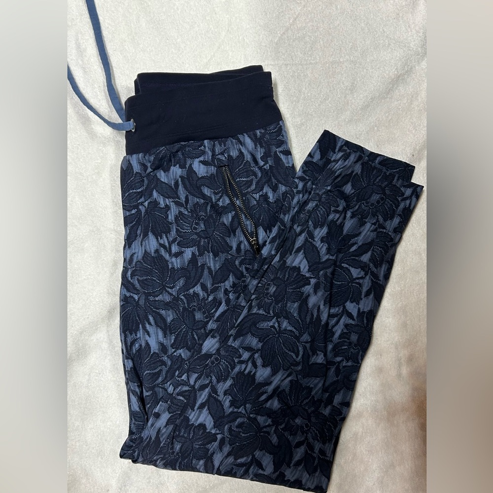 Athleta Trekkie North Jogger sz 8